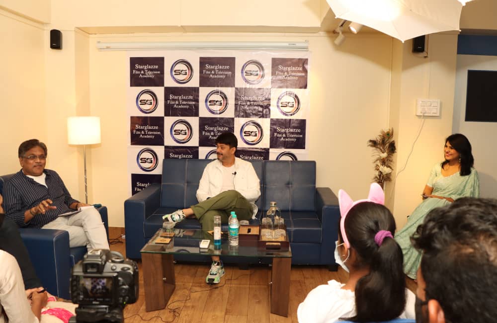 actor swapnil joshi at the best acting classes in pune visited